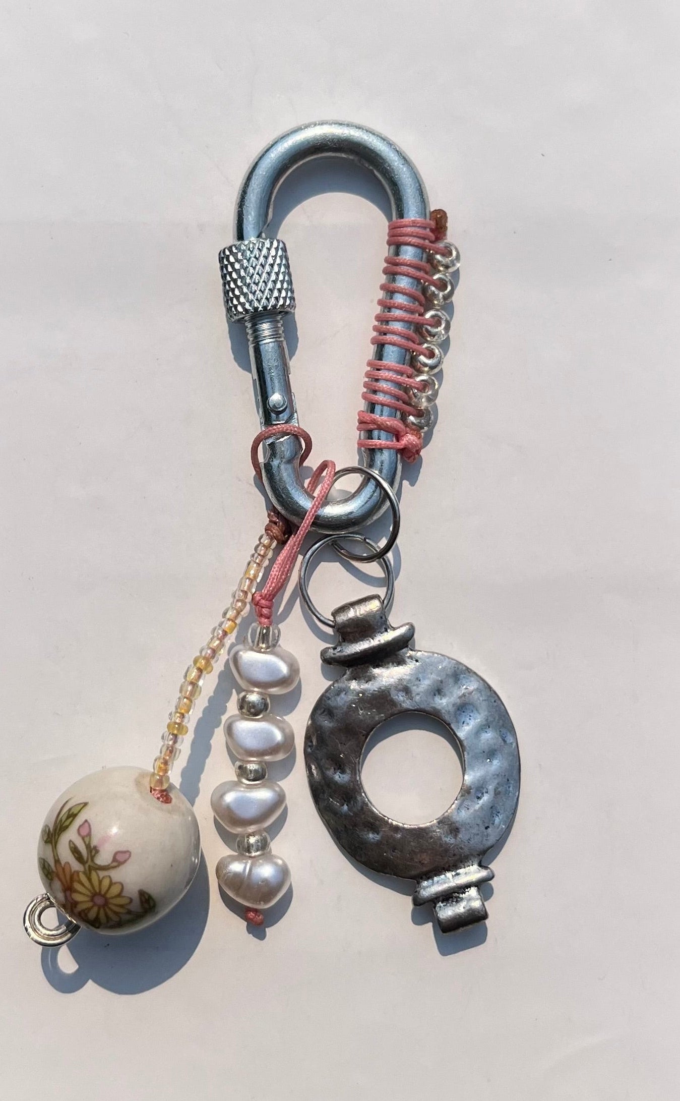Pearl carabiner